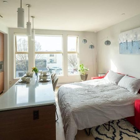 Clean 3Rd Floor 1 Bedroom Apt In Old Town China Town Вікторія Екстер'єр фото