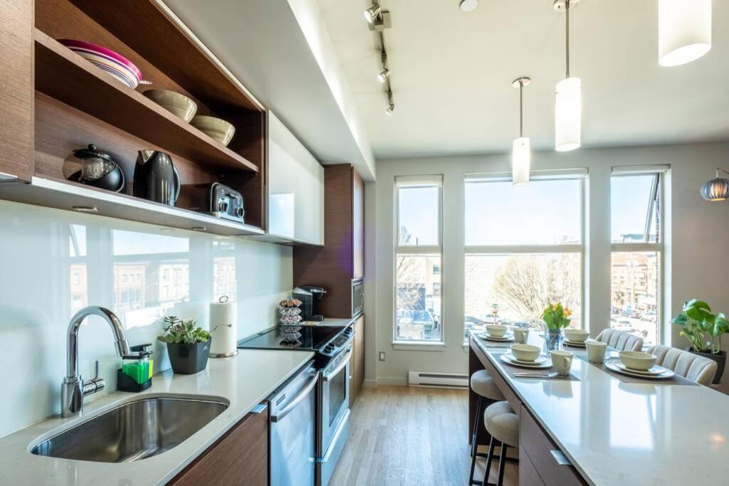 Clean 3Rd Floor 1 Bedroom Apt In Old Town China Town Вікторія Екстер'єр фото