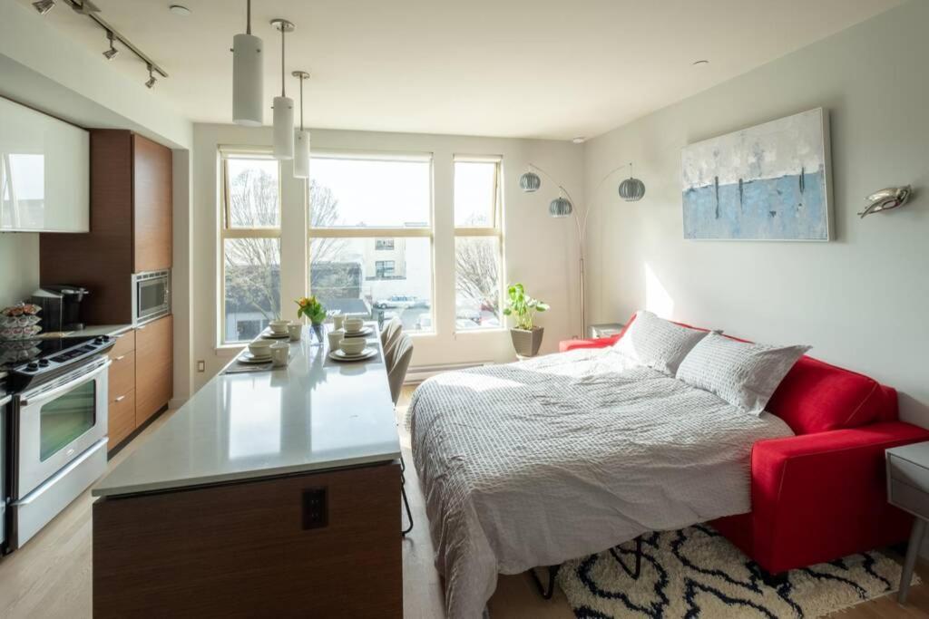 Clean 3Rd Floor 1 Bedroom Apt In Old Town China Town Вікторія Екстер'єр фото